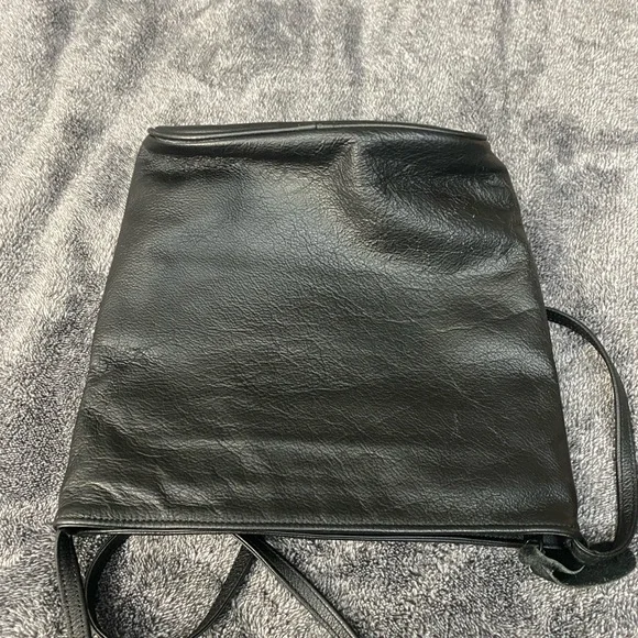 Cc Whiting Leaf Leather Black and Brown Crossbody Bag - Picture 7 of 10